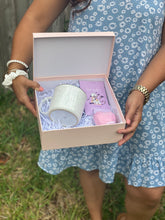 Load image into Gallery viewer, Mother’s Day gift box